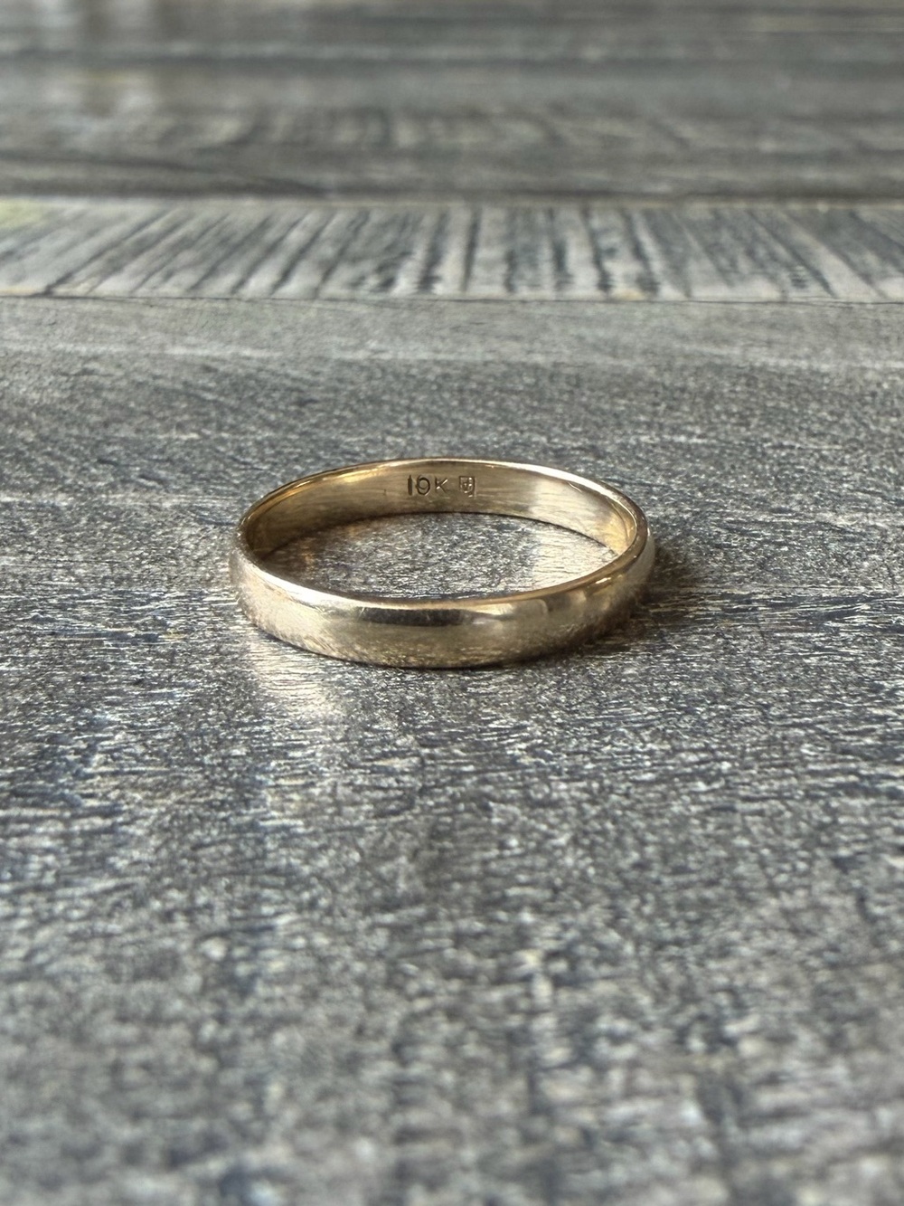 10K Gold Domed Band